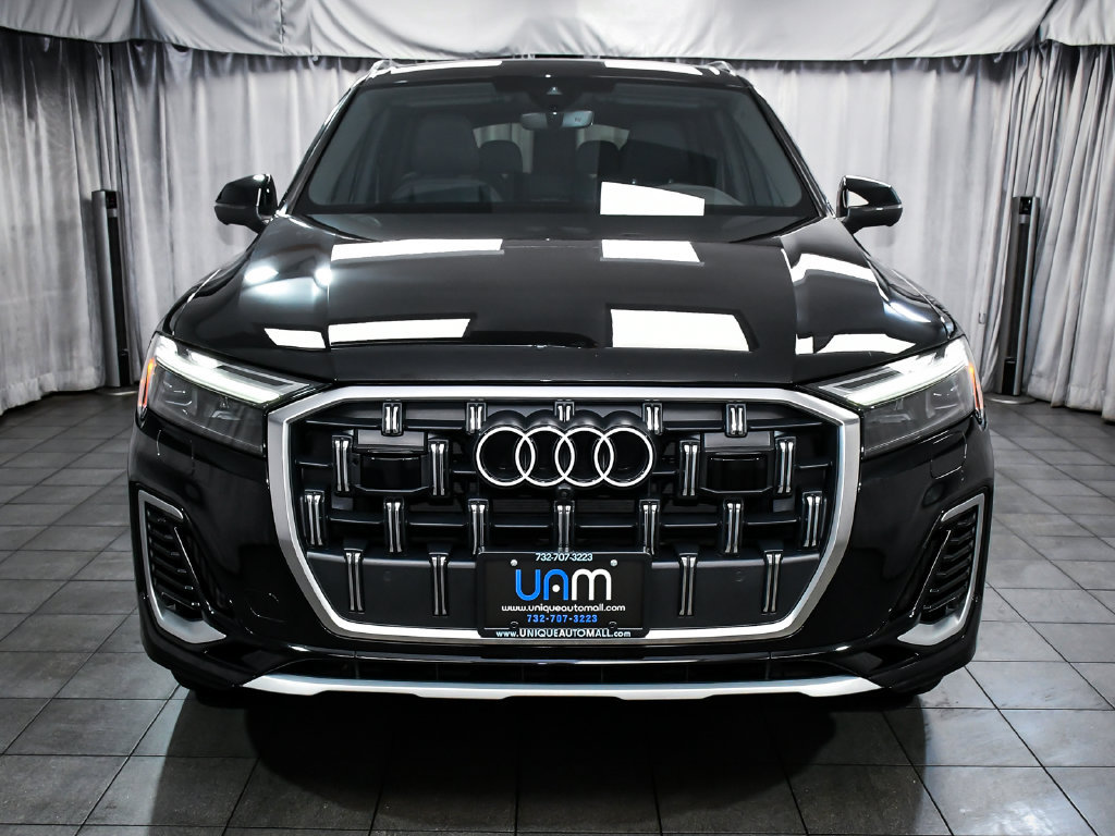 Used 2025 Audi Q7 3.0T Premium w/ Convenience Package AWD/4WD image 2