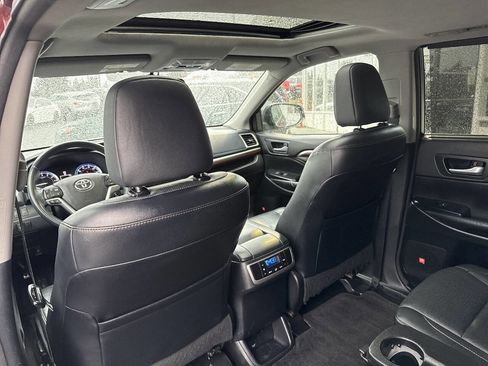 Used 2016 Toyota Highlander Limited w/ Four Season Floor Mat Package AWD/4WD image 27