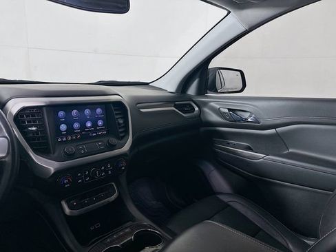Used 2020 GMC Acadia SLT image 26