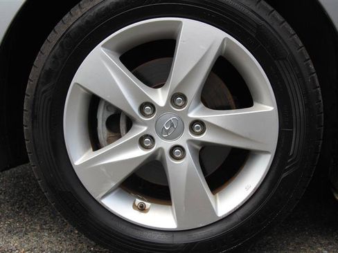 Used 2013 Hyundai Elantra GLS w/ Preferred Pkg FWD image 13