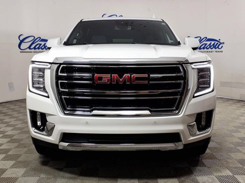 Used 2024 GMC Yukon XL SLT RWD image 3