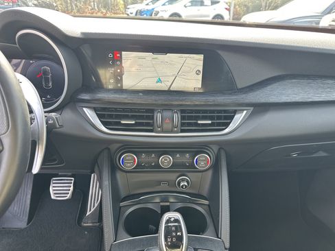 Used 2024 Alfa Romeo Stelvio Sprint image 30