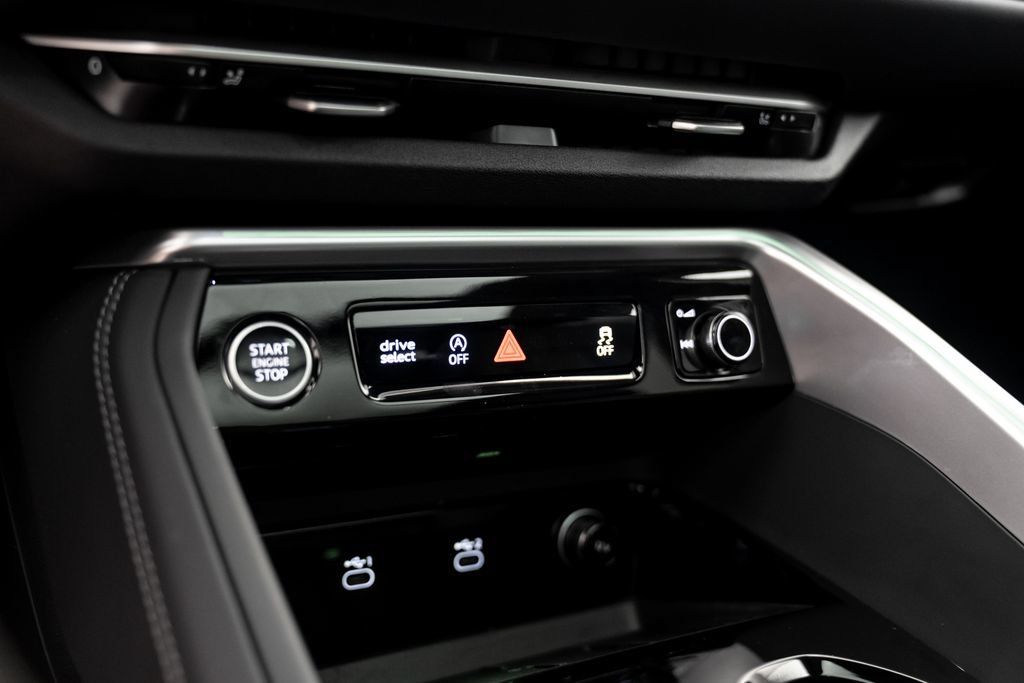 Certified 2025 Audi Q5 Premium w/ Convenience Package AWD/4WD image 24