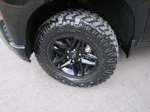 Used 2021 Chevrolet Silverado 1500 LT Trail Boss w/ LT Trail Boss Premium Package image 33