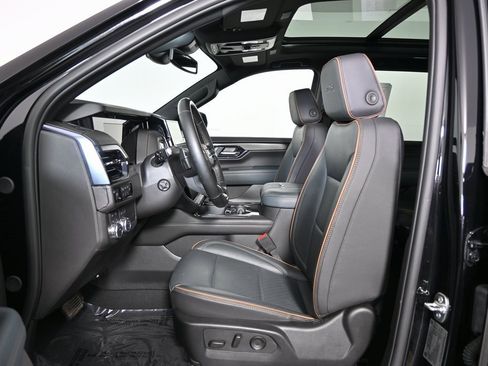 Used 2025 GMC Yukon AT4 image 22