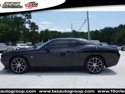 Used 2018 Dodge Challenger R/T Scat Pack RWD image 4