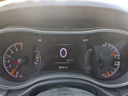 Used 2016 Jeep Grand Cherokee Laredo 75th Anniversary image 20