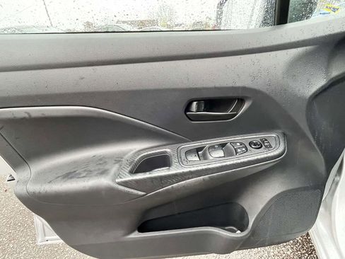 Used 2025 Nissan Versa S w/ Trunk Package image 15