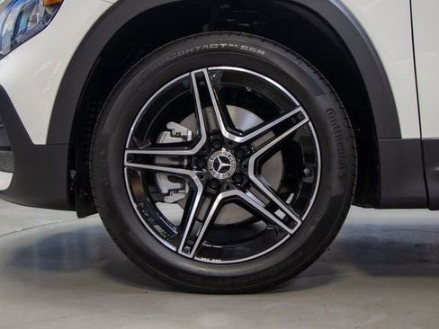 Certified 2023 Mercedes-Benz GLB 250 4MATIC image 7