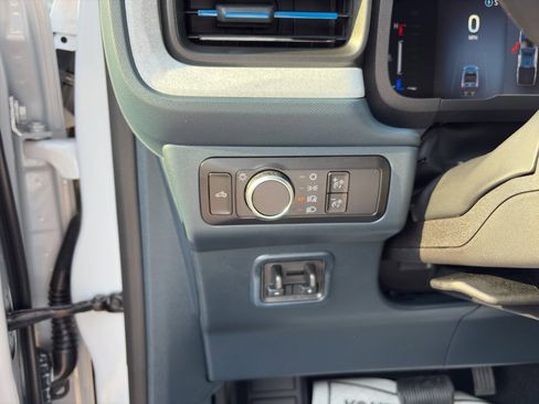 New 2025 Ford Maverick XLT w/ XLT Luxury Package image 18