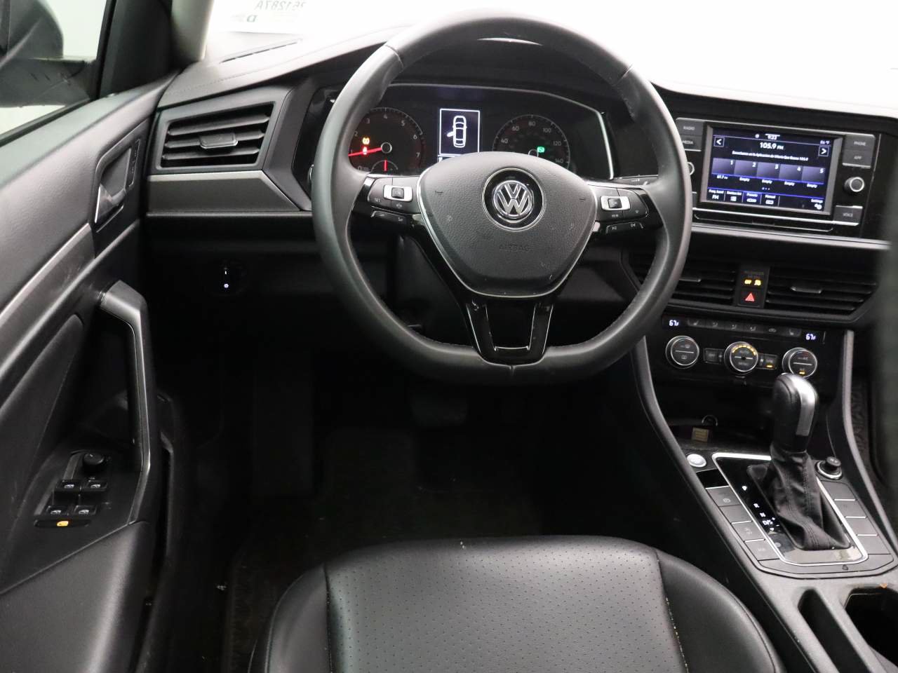 Used 2020 Volkswagen Jetta SE FWD image 4