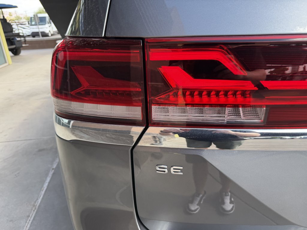 Used 2024 Volkswagen Atlas SE w/ Panoramic Sunroof Package FWD image 14