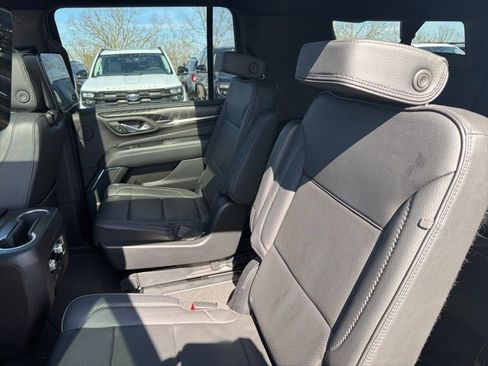 Used 2023 GMC Yukon XL Denali w/ Denali Reserve Package image 14