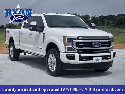 Used 2022 Ford F250 Platinum AWD/4WD image 2