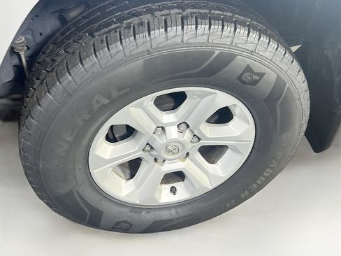 Used 2022 Toyota 4Runner SR5 image 27