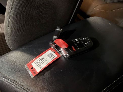 Used 2021 Dodge Challenger R/T Scat Pack RWD image 12