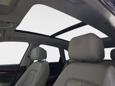 Used 2018 Audi Q5 Prestige w/ Prestige Package image 32