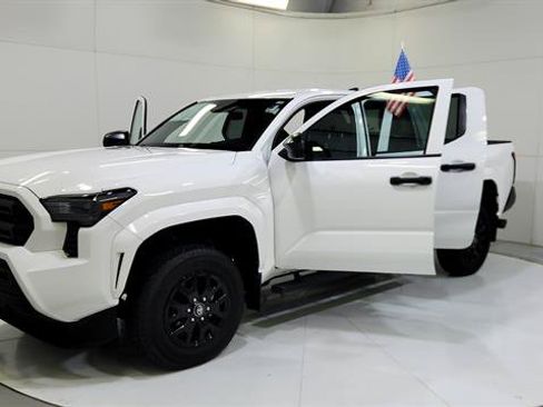Used 2024 Toyota Tacoma SR RWD image 30
