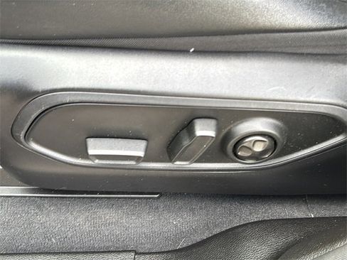 Certified 2024 Jeep Grand Cherokee Limited w/ Black Appearance Package image 20