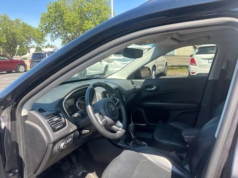 Used 2019 Jeep Compass Limited AWD/4WD image 14