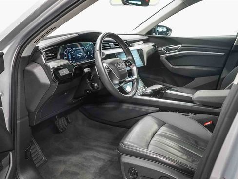 Used 2023 Audi e-tron Premium image 18