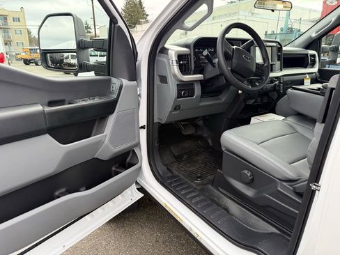 New 2026 Ford F550 4x4 Supercab Super Duty image 31