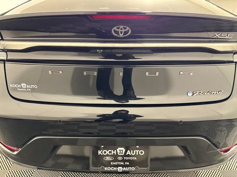 Used 2024 Toyota Prius Prime FWD image 18