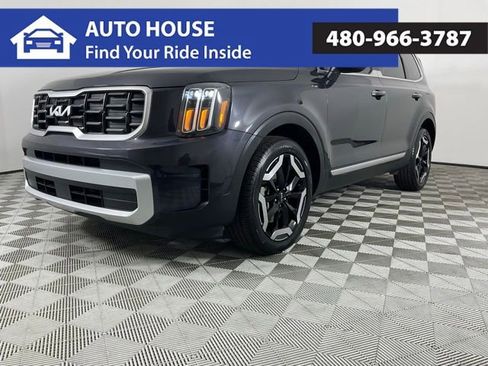Used 2025 Kia Telluride S AWD/4WD image 1