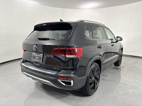 Used 2024 Volkswagen Taos SEL AWD/4WD image 8