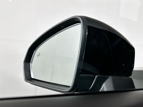Used 2023 Volkswagen Taos SEL AWD/4WD image 16
