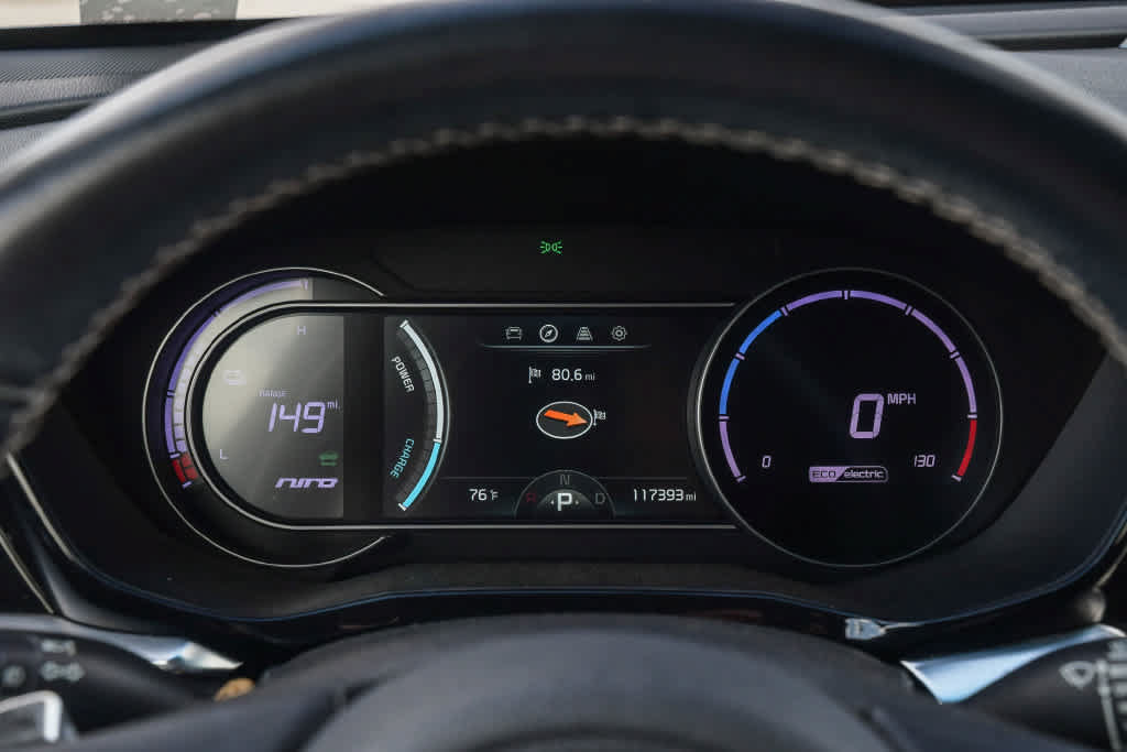 Used 2022 Kia Niro EX FWD image 24