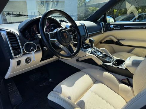 Used 2017 Porsche Cayenne image 9
