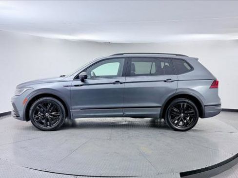 Used 2022 Volkswagen Tiguan SE R-Line FWD image 3