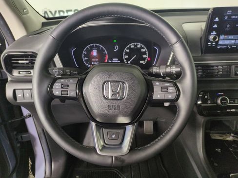 Used 2024 Honda Pilot Touring image 14