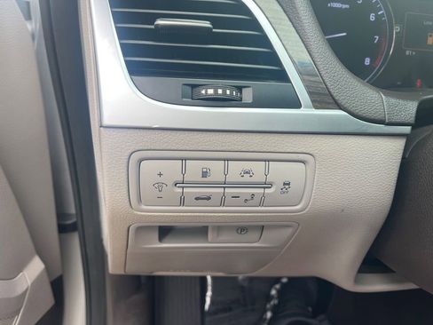 Used 2017 Genesis G80 3.8 image 23