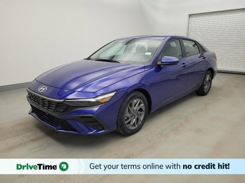 Used 2024 Hyundai Elantra SEL image 1
