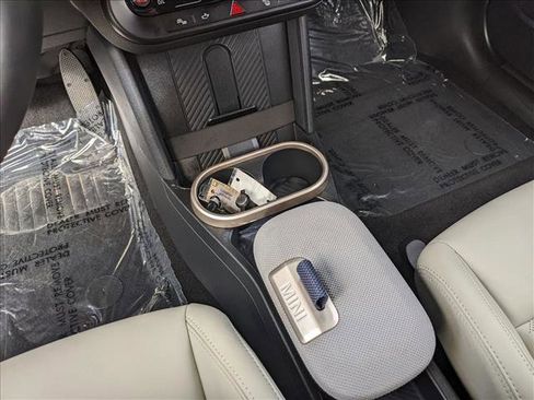 Certified 2025 MINI Cooper S image 11