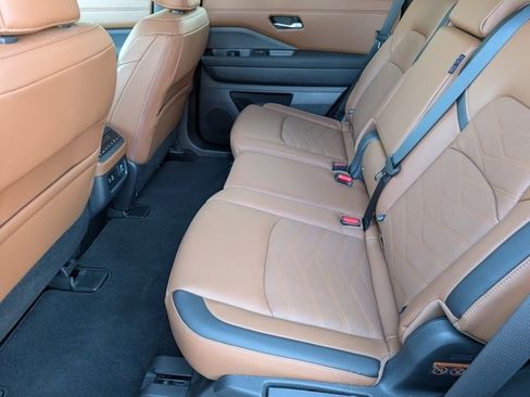 Used 2024 Nissan Pathfinder Platinum w/ Cargo Package image 23