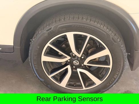 Used 2019 Nissan Rogue SL w/ Premium Package AWD/4WD image 10