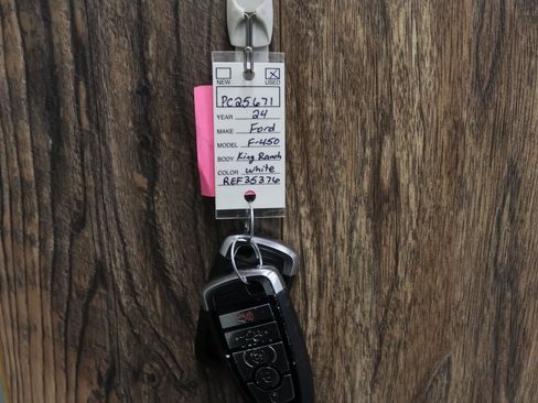 Used 2024 Ford F450 King Ranch w/ Chrome Package image 38