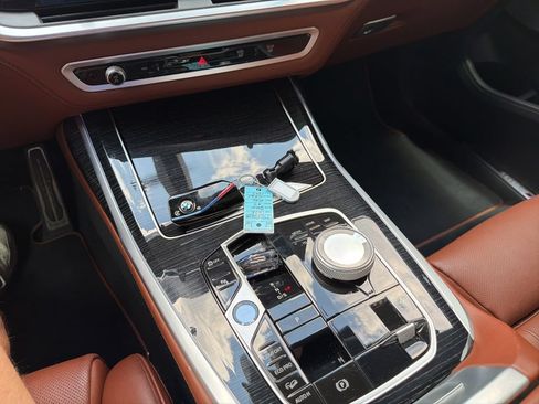 Used 2023 BMW X7 M60i AWD/4WD image 23