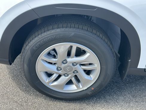 New 2025 Hyundai Venue SE image 13