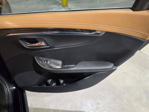 Used 2016 Chevrolet Impala LTZ w/ Enhanced Convenience Package FWD image 31