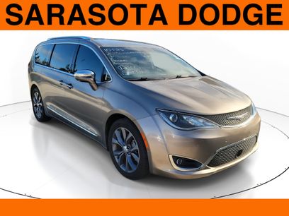 Used 2017 Chrysler Pacifica Limited