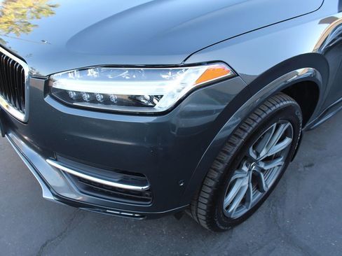 Used 2017 Volvo XC90 T6 Momentum w/ Vision Package image 11