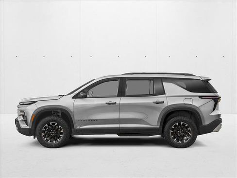 New 2027 Chevrolet Traverse Z71 w/ Enhanced Driving Package AWD/4WD image 3