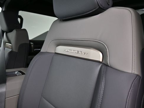 New 2025 GMC Hummer EV 2X image 18
