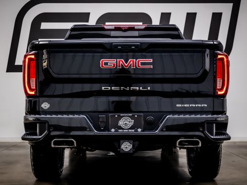 Used 2024 GMC Sierra 1500 Denali w/ Technology Package AWD/4WD image 11