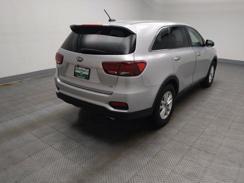 Used 2019 Kia Sorento AWD V6 image 9