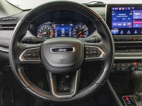 Used 2022 Jeep Compass Latitude w/ Convenience Group AWD/4WD image 28